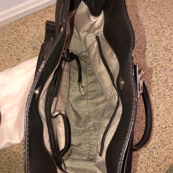 Michael Kors Bag and Wallet Set - Picture 4 of 8